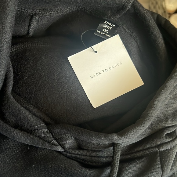 Long black maxi Hoodie Dress
Lined inside for warmth - Picture 7 of 9